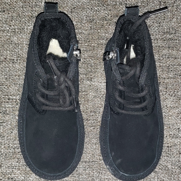 UGG Unisex-Child Neumel Ii Boot - Size 12 - Picture 5 of 6